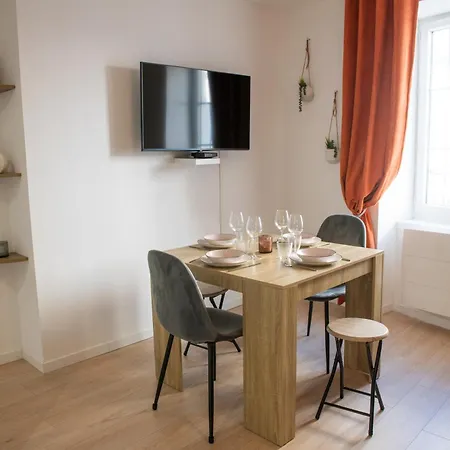 Apartment Spacieux Et Douillet T2 Au Centre